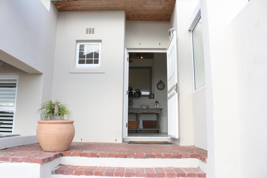 4 Bedroom Property for Sale in Simons Kloof Western Cape